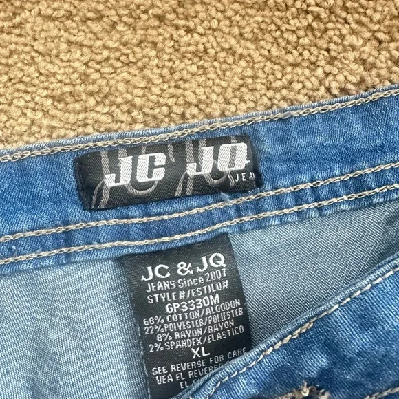 Chic Fringed Denim Flare Jeans - Picture 7 of 8